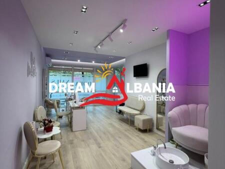 Ambient biznesi me qera , Liqeni i Thate ( ID 42711149)