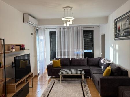 Rent 2+1 near Grand Gllery, Yzberisht. Price 450 Euro