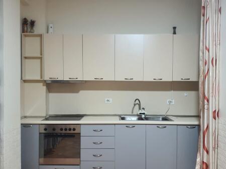 Apartament 1+1 me qira te Liqeni i Thatë, pranë Radisson, kati 2 me ashensor