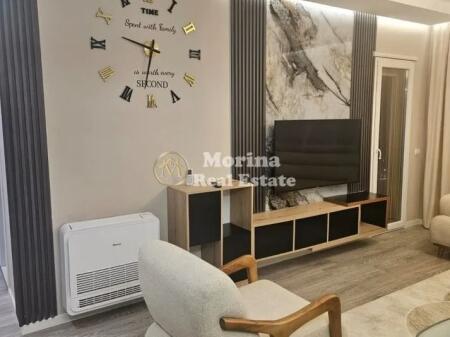 Qera, Apartament 2+1, Sheshi Shqiponja , Rruga Dritan Hoxha, 700 Euro/muaj