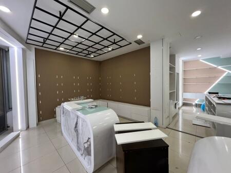 Dyqan Me Qera tek ish Parku i Autobusave (ID BD21764) Tirane