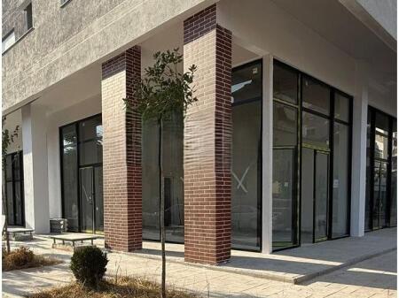 Jepet me qira njesi ( Corner) te rruga Qemal Stafa. 750 € /Muaj