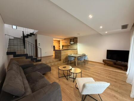 Vile 2-kateshe per qira tek Residenca Olive Grove prane TEG.