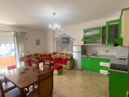 Shitet Apartament 1+1 + Post Parkimi, Zona e Malit te Robit!