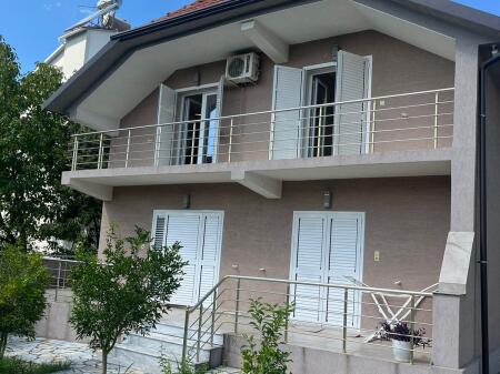 Vilë me qira pranë lagjes Ali Demi