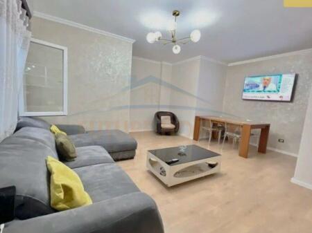 Shitet, Apartament 2+1, 21 Dhjetori