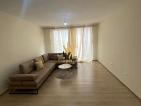 JEPET ZYRE 105 M2 ME QERA TE RRUGA E DIBRES 600 EURO