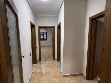 ZYRE ME QERA 2+1 KOMUNA E PARISIT 120.000 LEKE