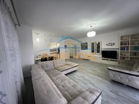 Penthouse  2+1+2 me qera, Selvia