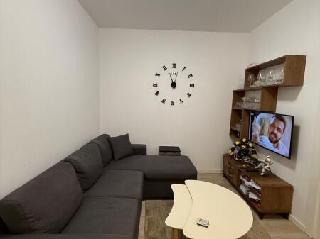 Apartment 1+1, 5 Maji!