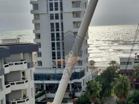 Jepet me qira apartament 1+1, kati i 6-të me ashensor, me pamje fantastike nga deti – Plazh Iliria