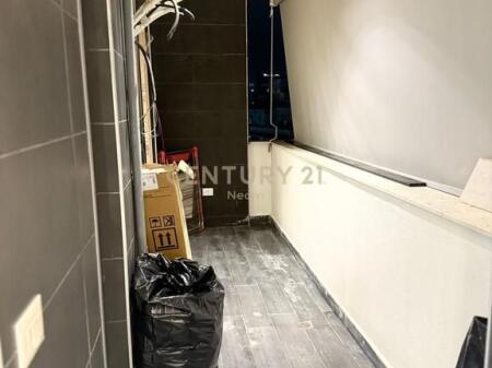 Shitet Apartament 2+1+1 Ali Demi