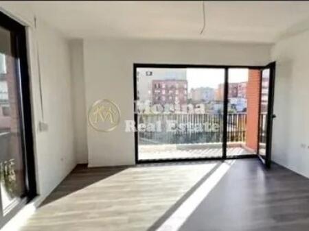 Shitet Apartament 1+1,Shkolla e Kuqe, 196.000 Euro