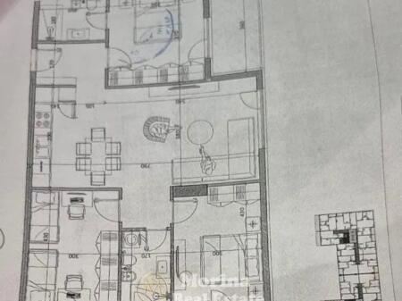 Shitet Apartament 3+1+2 , Kamez, Venatino 4, 93000 Euro