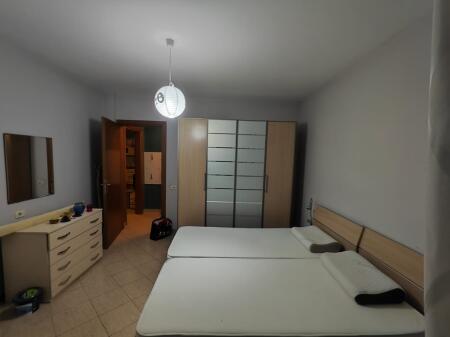 Jepet Me Qera Apartament 1+1+2 Ballkone