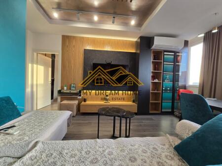 SHITET PAPAFINGO NE PLAZH-RROTA E KUQE!