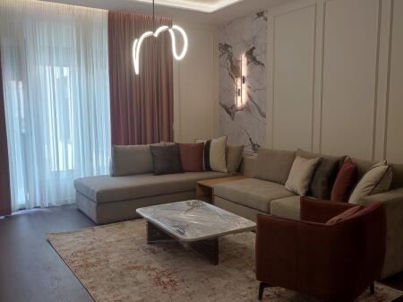 Jepet me qera apartament 2+1+2+ parkim tek Rruga e Kosovareve