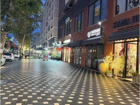 SHITET APARTAMENT 2+1+2 PRANE BULEVARDIT NENE TEREZA KAMEZ 104,670 €