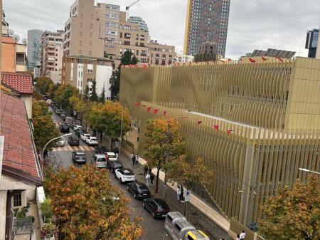 Apartament 2+1 me qira tek Rruga e Barrikadave