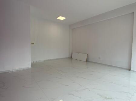 **Dyqan me Qira - 50m² në Zonën e Shkozës, Ideal për Biznesin Tuaj**