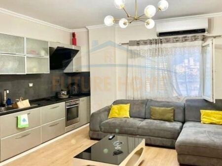 Shitet, Apartament 2+1 21 Dhjetori,Tirana