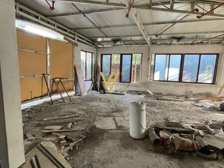 JEPET GODINE BIZNESI 2500 M2 ME QERA NE SELITE 13.000 EURO