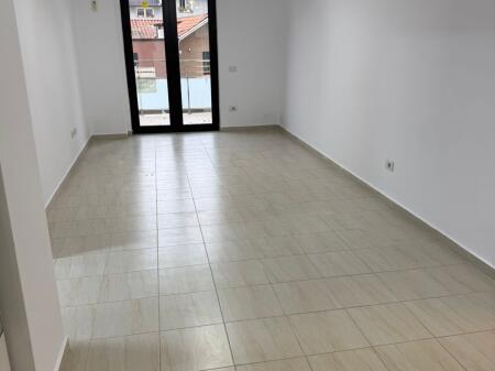 Zyre me qera ne Qender te Tiranes