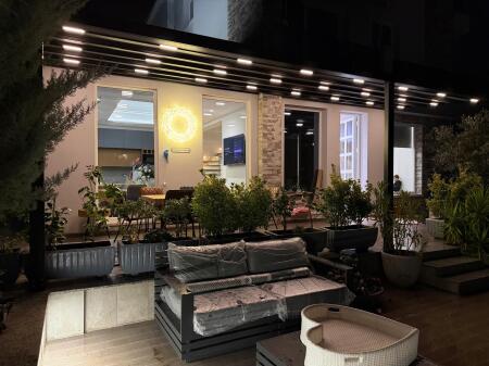 🏡 Jepet me Qira Vilë Luksoze me Pishinë – Pranë Saukut