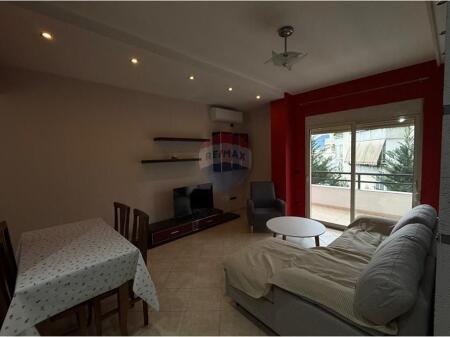 Apartament - Për Qira - Liqeni i Thatë