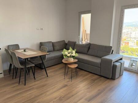 Jepet me qera apartament 1+1 prane Zogut te Zi