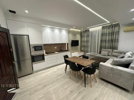 Jepet me qira apartament 1+1 prane Rrethrrotullimit te Zogut te Zi!