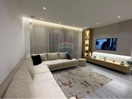 Apartament - Për Qira - Rruga e Dibrës, Tiranë