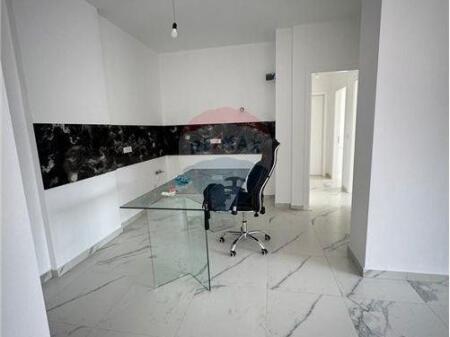 Ambient per zyra me qira Bulevardi i ri Lura