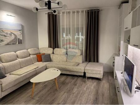 Jepet me qira Apartament 2+1 ne Bulevardin Zogu 1