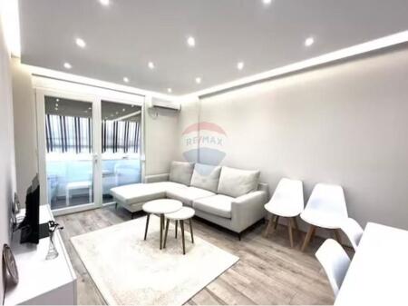 Apartament---- - Për Shitje ---- Rruga Qemal Stafa,..... Tiranë 1+1