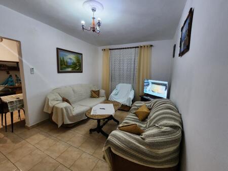 JEPET ME QERA APARTAMENT 2+1 NE CEZMJA FERRES