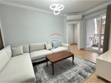 Apartament me qira Rr.Kavajes 800 euro