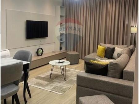 Aprtament 1+1 me qira tek Komuna e Parisit