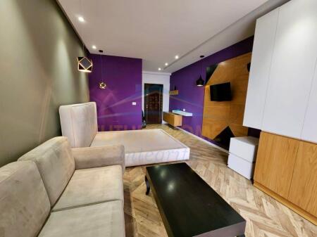 Qera, Garsoniere, Brryli, Tiranë.