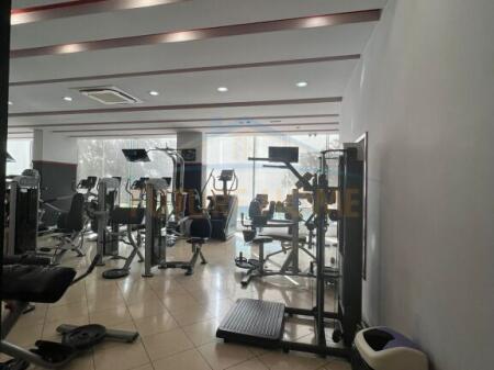 Locale commerciale in vendita