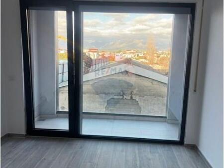 Zyrë - Për Qira - Akses Tirana, Tiranë