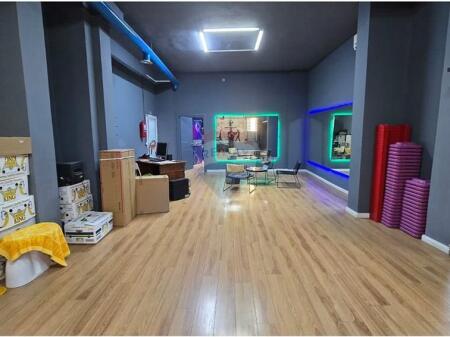 Jepet me qira ambient per zyra