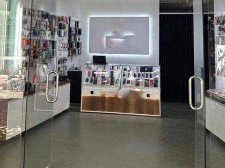 Locale commerciale in affitto vicino alla Scuola Rossa