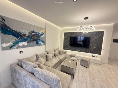 Appartamento In Affitto 3+1+2 Al Complesso Delijorgji (ID B230184) Tirana