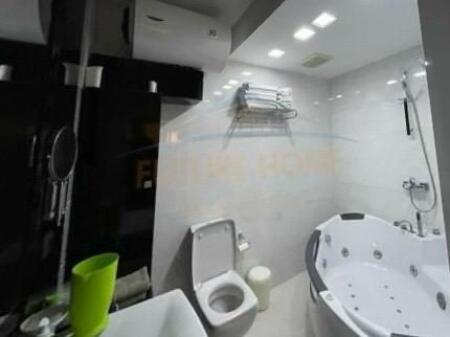 Jepet me qira apartament 2+1+2 në Kompleksin Kolombo, Liqeni i Thatë – Tiranë.