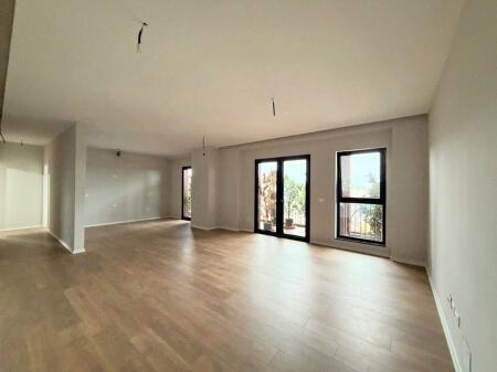 𝐑𝐀𝐒𝐇 𝐆𝐀𝐑𝐃𝐄𝐍 𝐁𝐔𝐈𝐋𝐃𝐈𝐍𝐆💥  • 🏠Ambient Zyrash per qira.  📍Garden Building /21-Dhjetori.  📐160 m2.  💶200.000ALL/muaj. ——————————————— AMBIENT ZYRASH OFROHET PER QIRA TEK GARDEN BUILDING RESIDENCE TEK 21-DHJETORI