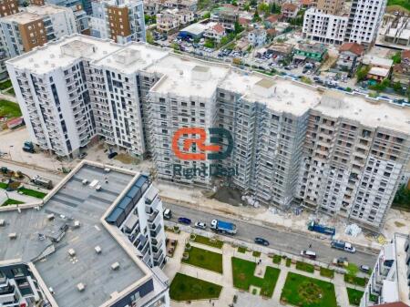 Tek Kompleksi Turdiu, Shitet Apartament 1+1 Me Hapesira Te Bollshme!!