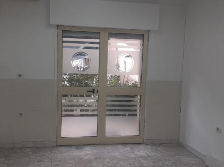 Locale commerciale in affitto in Rruga Myslym Shyri 590€ (Trattabile)!
