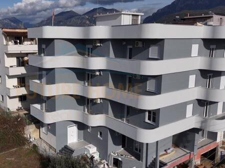 5-STOREY BUILDING FOR RENT