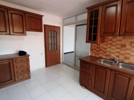 Apartment 3+1 for Rent between Kavaja Street and Myslym Shyri